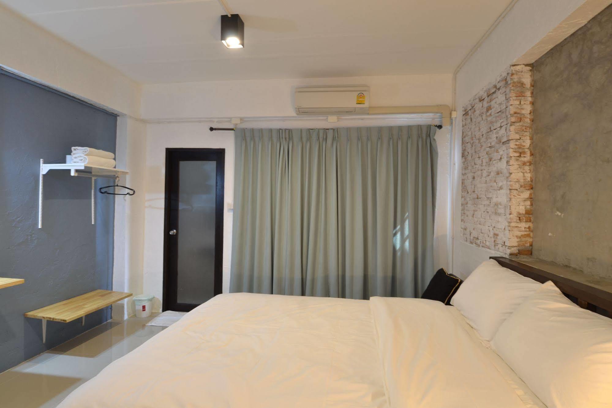 Isleep Guesthouse Τσιάνγκ Μάι Εξωτερικό φωτογραφία
